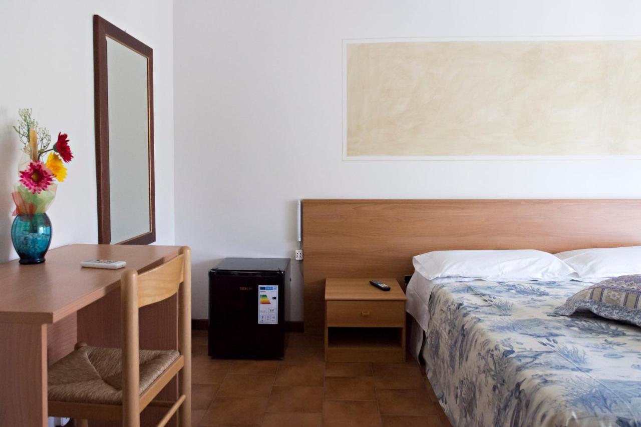 Hotel La Vela Castelnuovo Rangone Esterno foto