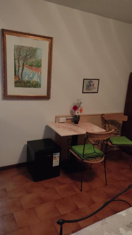 Hotel La Vela Castelnuovo Rangone Esterno foto
