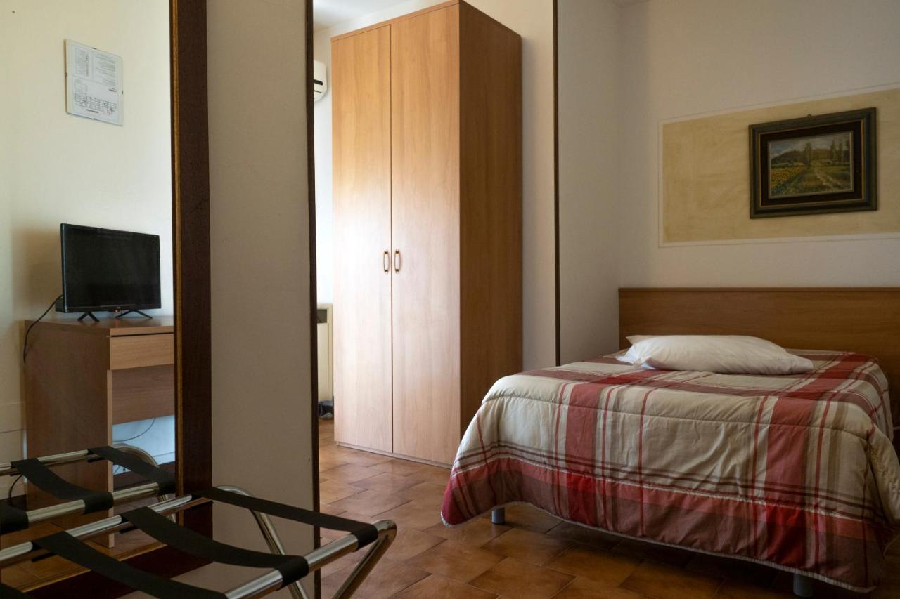 Hotel La Vela Castelnuovo Rangone Esterno foto